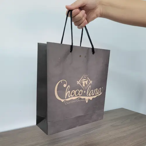 Choco·lana — Sacola marrom com aplicação dourada