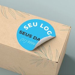 Adesivo personalizado aplicado em embalagem